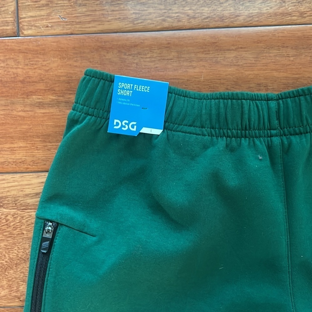 Boy's DSG Green Sport Fleece Short Size L - Picture 7 of 7